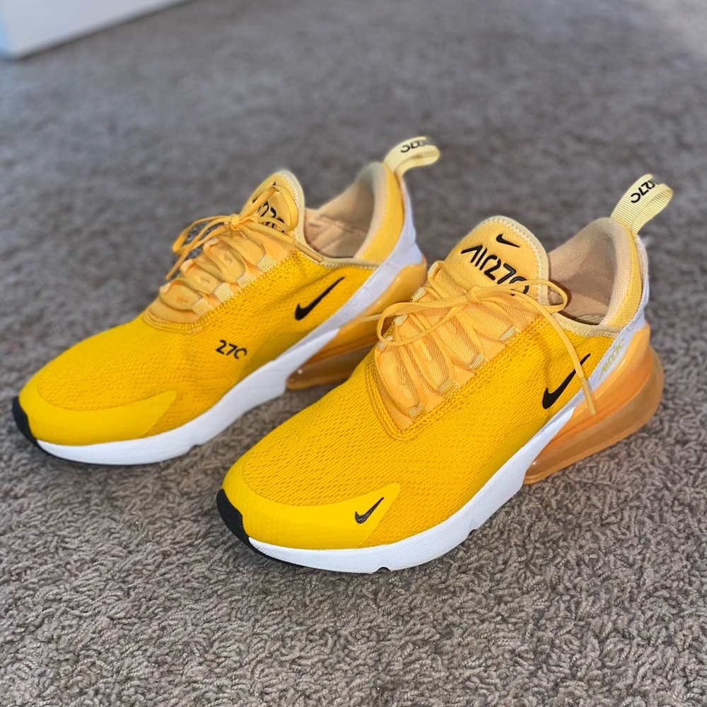 Air Max 270 (University Gold)
